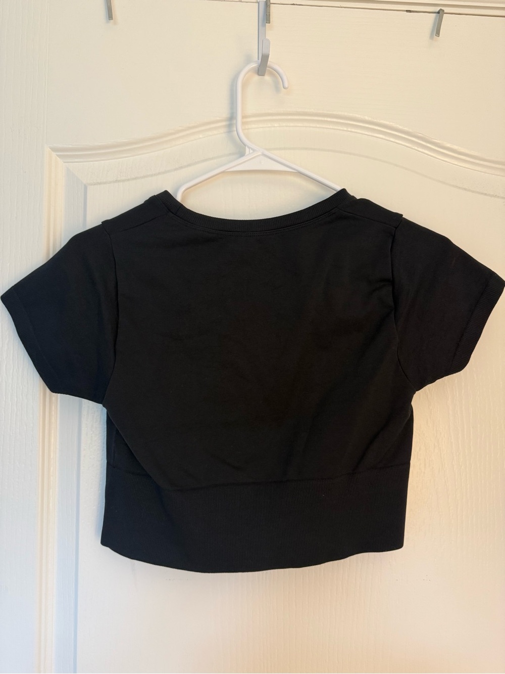 Black Aerie Athletic Crop Top - Picture 2 of 4